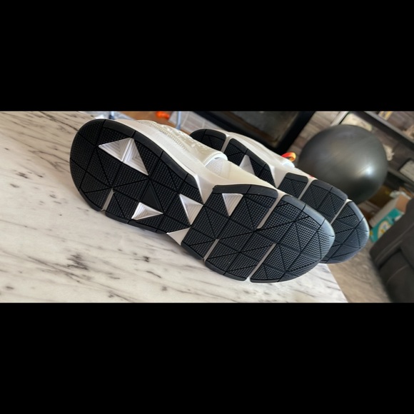 Under armor pride shoes - Picture 4 of 4